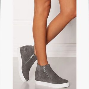 Steve Madden Wedgie grey suede zip-up ankle bootie - 10M